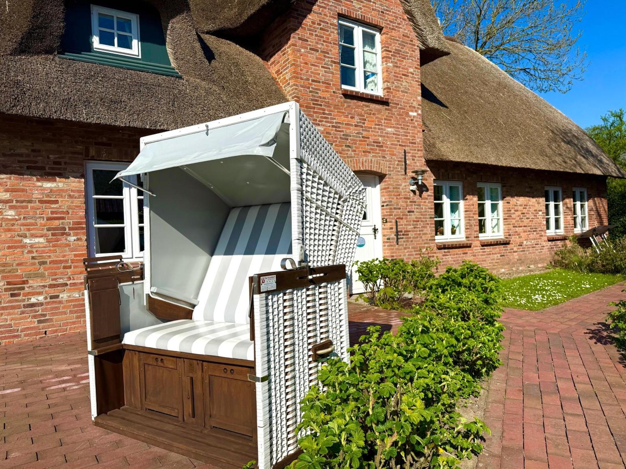 Reetkehlchen Apartment Alkersum ภายนอก รูปภาพ